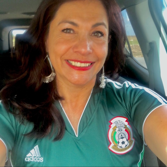 Meet your Posher, Silvia - Picture 1 of 1